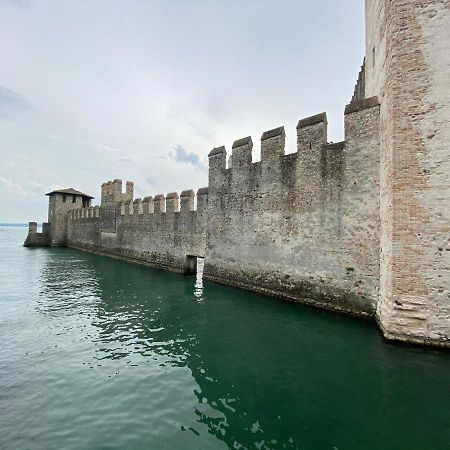 Castello Mavino Apartment ซีร์มิโอเน ภายนอก รูปภาพ