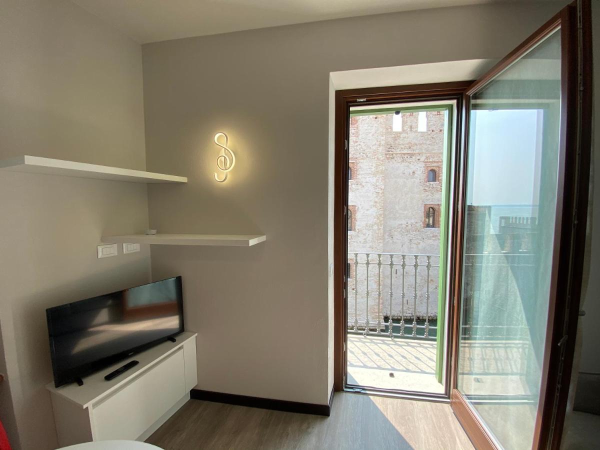 Castello Mavino Apartment ซีร์มิโอเน ภายนอก รูปภาพ