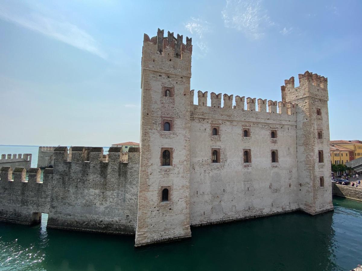 Castello Mavino Apartment ซีร์มิโอเน ภายนอก รูปภาพ