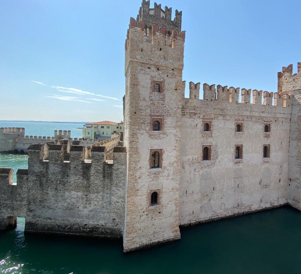 Castello Mavino Apartment ซีร์มิโอเน ภายนอก รูปภาพ