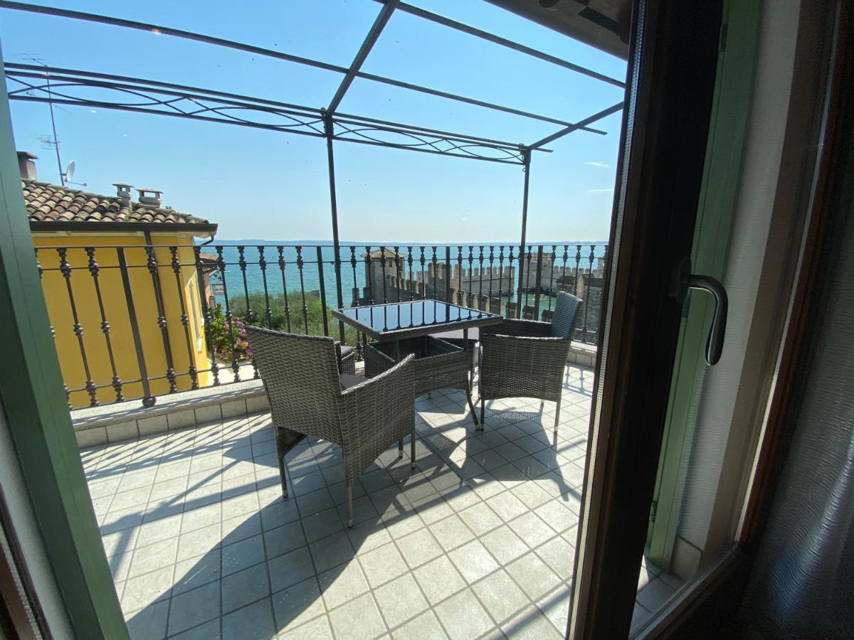 Castello Mavino Apartment ซีร์มิโอเน ภายนอก รูปภาพ