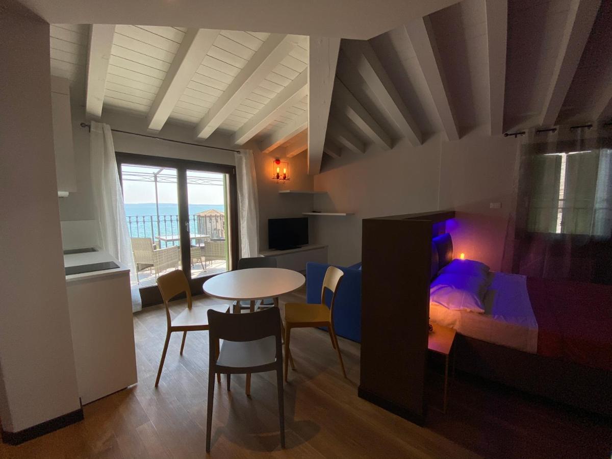 Castello Mavino Apartment ซีร์มิโอเน ภายนอก รูปภาพ